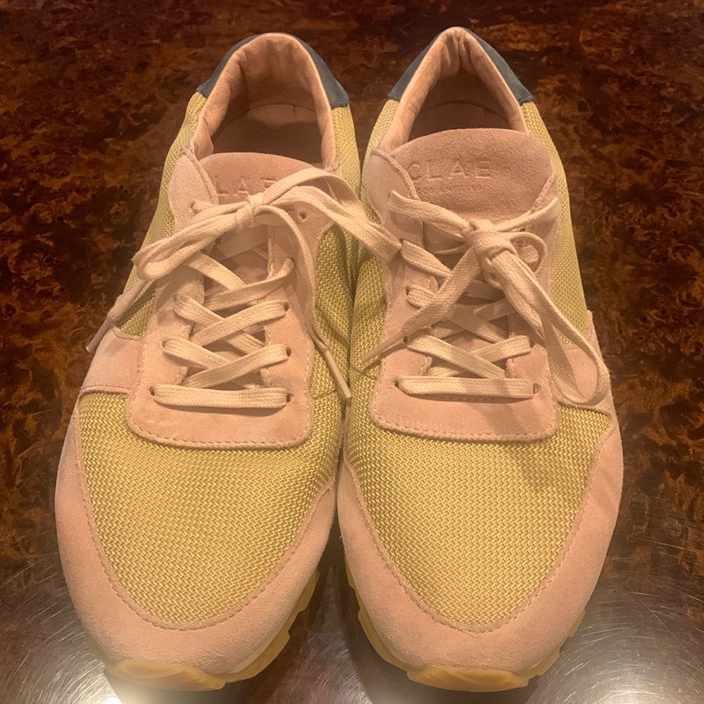 Like new Claw brand tennis shoes! Hayward style